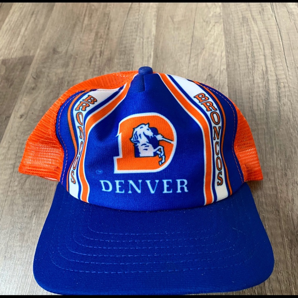 VTG 80’s / 90’s Denver Broncos Trucker Mesh Hat